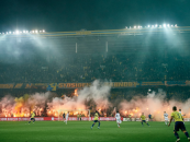VIDEO – Arbitro sospende Brondby-Copenaghen per torce