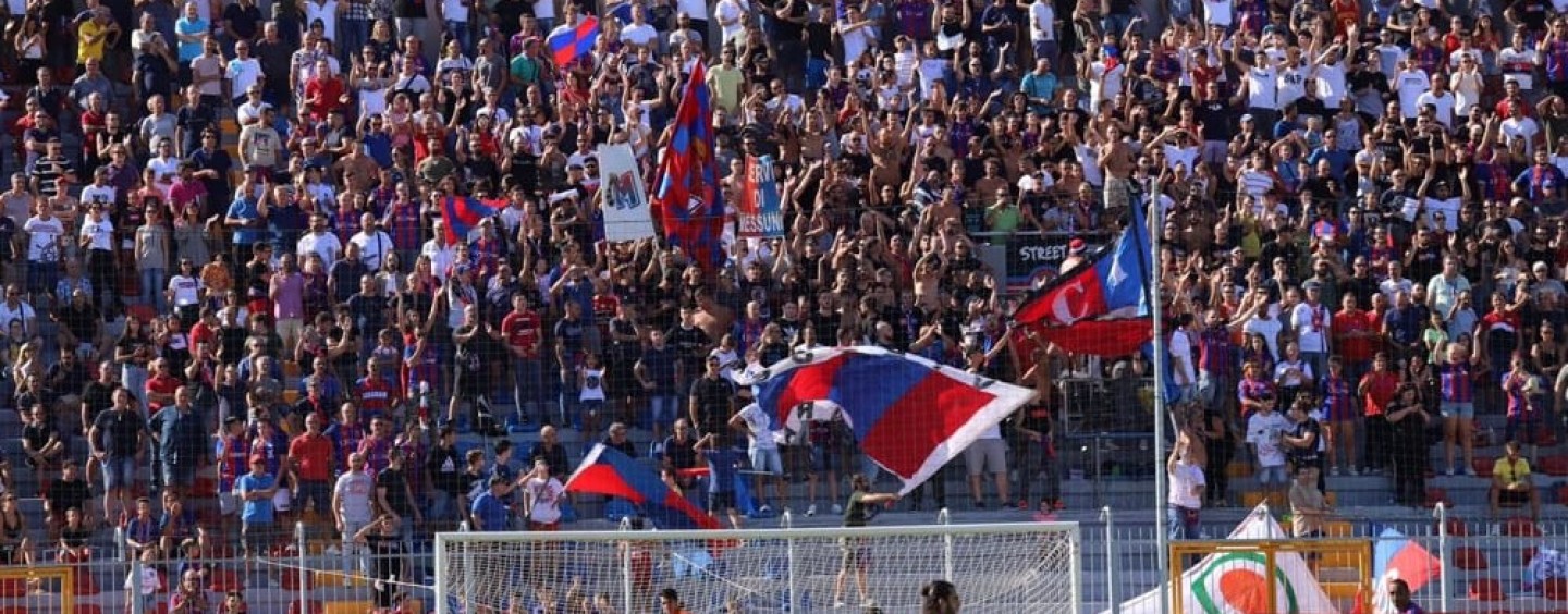 Casarano, la presa di posizione degli ultras: “Qui si tifa solo rossoblu”