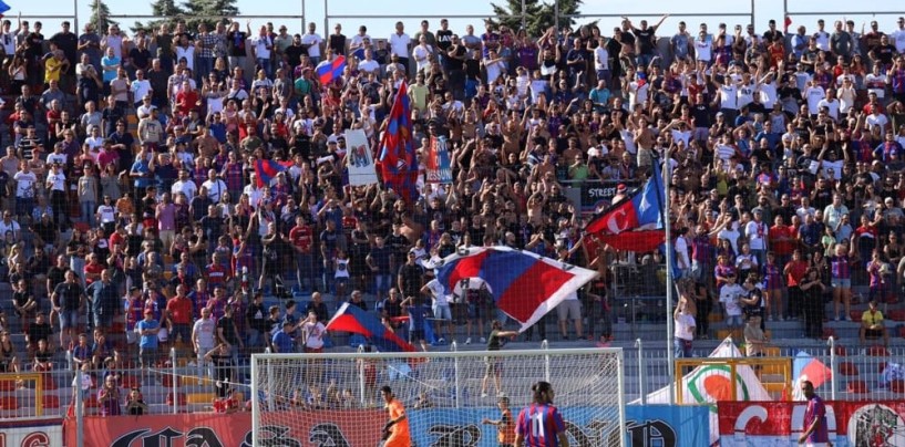 Casarano, la presa di posizione degli ultras: “Qui si tifa solo rossoblu”