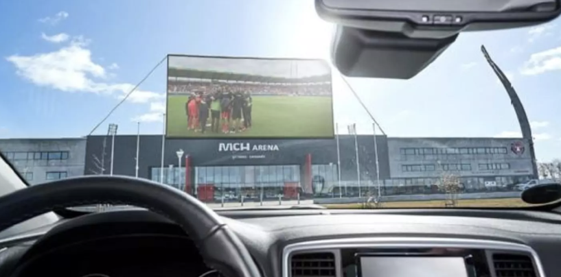 Il calcio al drive-in: la “soluzione” danese